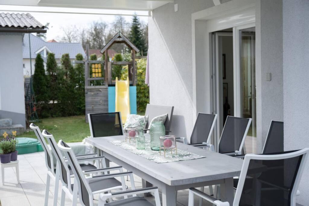 Schoenes Ferienhaus Mit Garten Pörtschach am Wörthersee エクステリア 写真